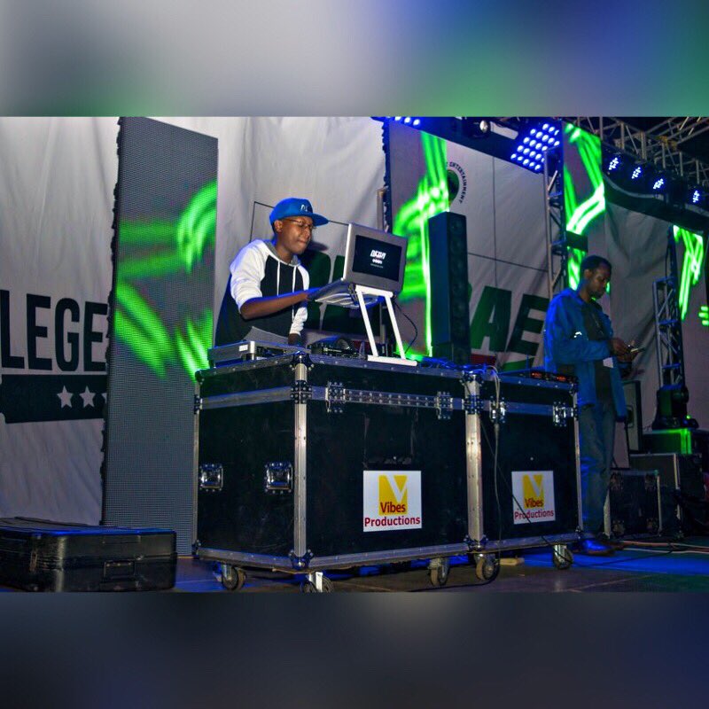 mwalye_joel26's tweet photo. Scenes from last night 🚨 #ReggaeFestJam18 🔥 If Anthony B did it, what can’t Tarrus Riley did it ?! 📸 @shotbyrudey https://t.co/gFf9ZMfFud