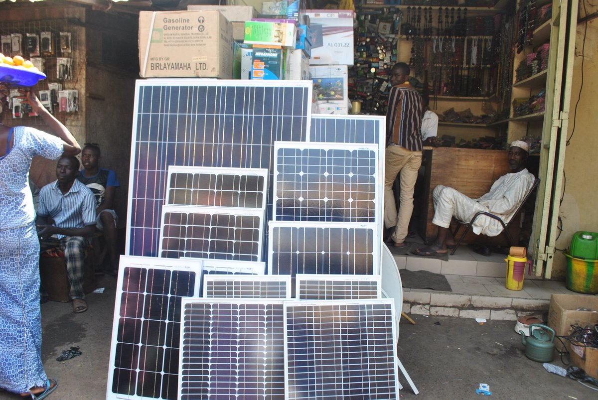 WBG_Energy's tweet photo. How to increase private investors’ confidence, attract world-class developers and reduce tariffs for #solar power? https://t.co/96wNEn9mQc #endenergypoverty https://t.co/7tlHkblUK2
