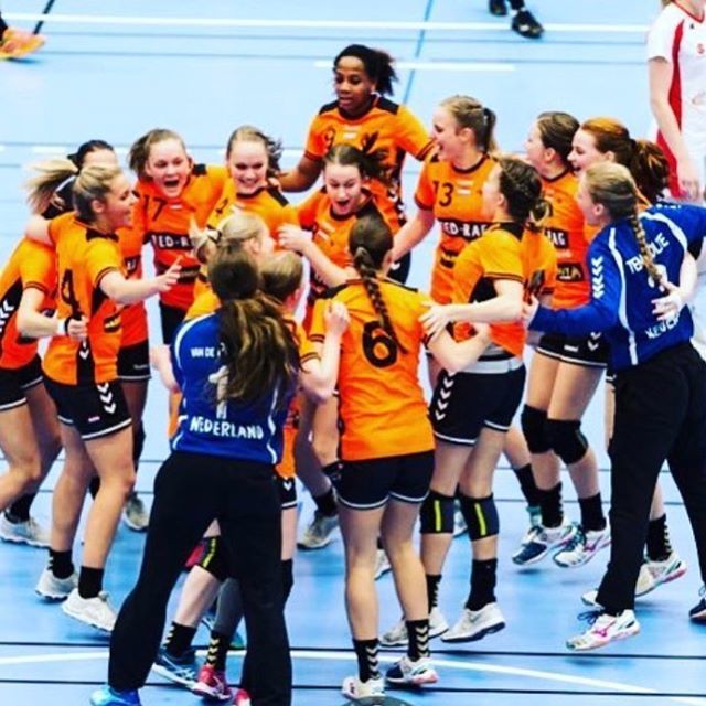 VOC Amsterdam tweet media