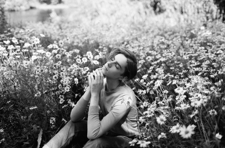 Neo_rpg's tweet image. Heart beats fast
Colors and promises
How to be brave
How can I love when I&apos;m afraid to fall
But watching you stand alone
All of my doubt, suddenly goes away somehow