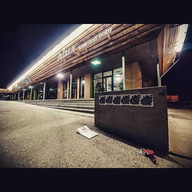Novelty_Addict's tweet photo. 100 flyers are hung up around Middleton. 
Thank you to the shops that would hold our adds!
#march31st #9pm #clubtavern https://t.co/myuUPRvIsj https://t.co/jCHV3byl3y
