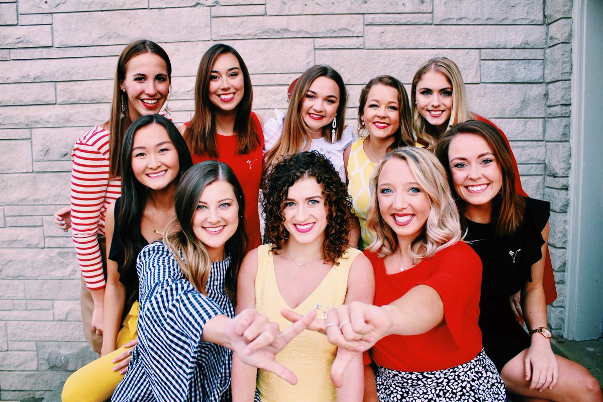 UK_ChiOmega's tweet photo. We have such strong, passionate, and dedicated woman leading our chapter! โค๏ธ๐ #LICO #Exec2018 https://t.co/fQ43O6KID4