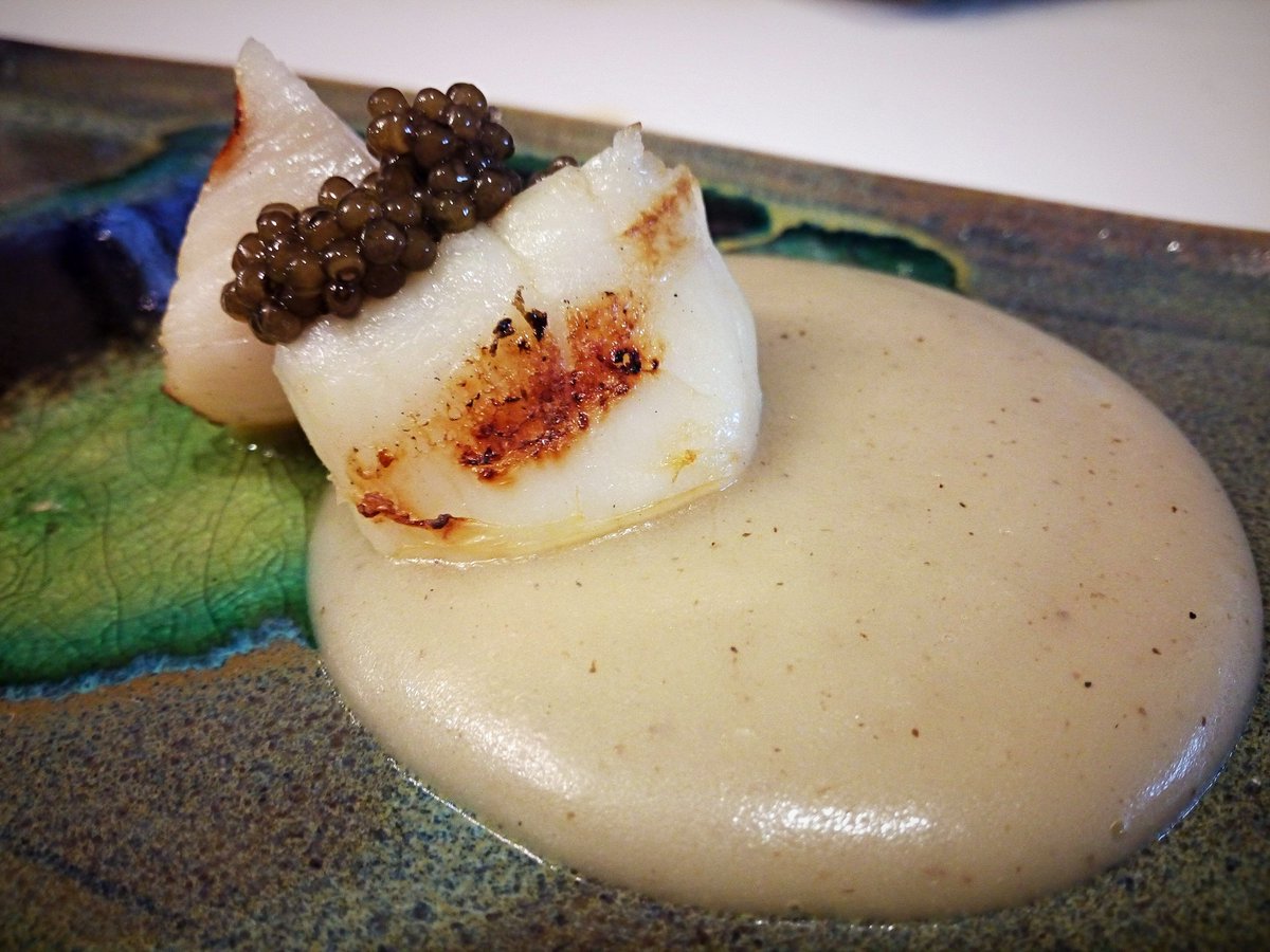 #Vieira, #tuétano y #caviar (#CaviarDeBeluga) 

Muy dificil de mejorar este plato de #RestauranteOPazo, muy cerquita de #Padrón  

#ElZampon #ElZamponDeCompostela #Foodie #Foodblogger #PLATAZO