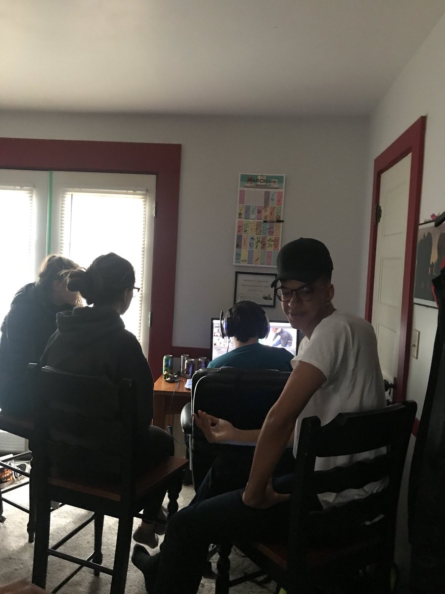 TigerTrauma's tweet photo. We woke and we editing 😁😬😴 #50hourslam #tigertrauma https://t.co/QTJZbW8hdo