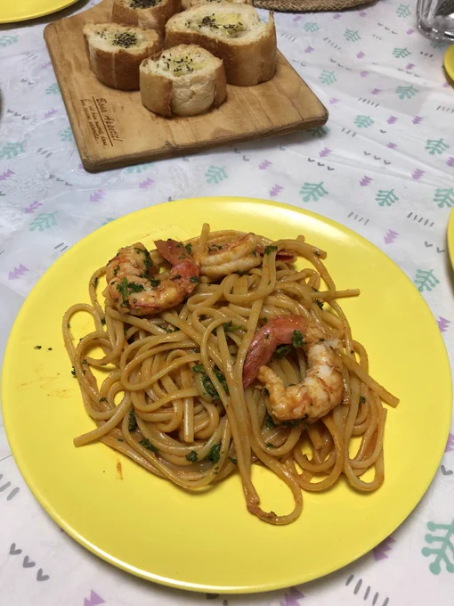 出てきたエビのパスタもカサゴもとても美味かった、うまく食レポ出来ないがとにかく美味かった!
残念だったのが話が弾みすぎて用意してあったスズキの料理を出す隙をせきや君に与えず食べそびれてしまった事。
気が利かなく本当に申し訳なかったが楽しい一日どうもありがとう‼︎ 