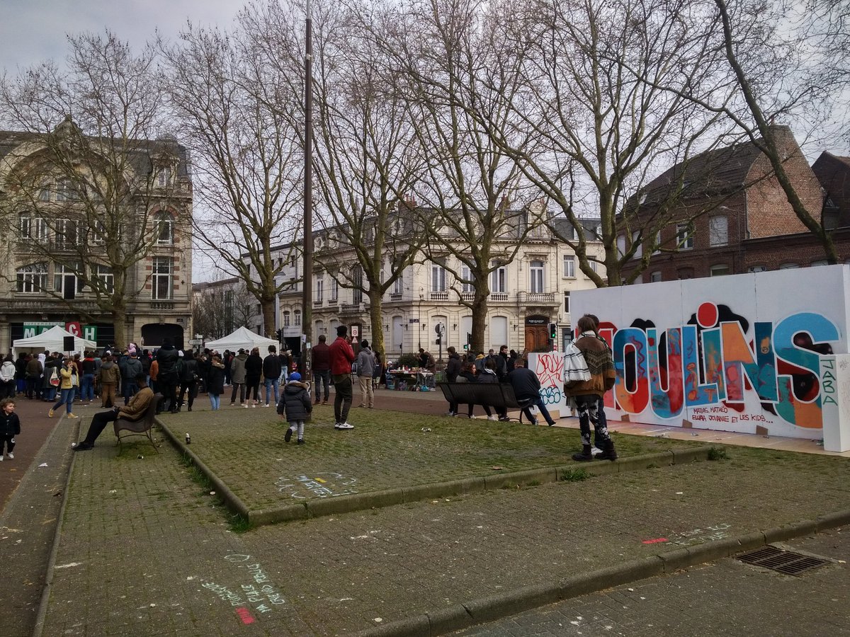 EstelleRodes's tweet photo. La place Vanhoenacker au son et couleurs des cultures urbaines #LilleBouge #FlowLille https://t.co/dIv8e365oT