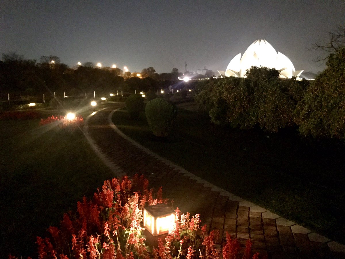 shaheenjavidBHW's tweet photo. #Bahailotustemple #lotustemple #delhi - looking ethereal this evening https://t.co/D5PaKF7GQ6