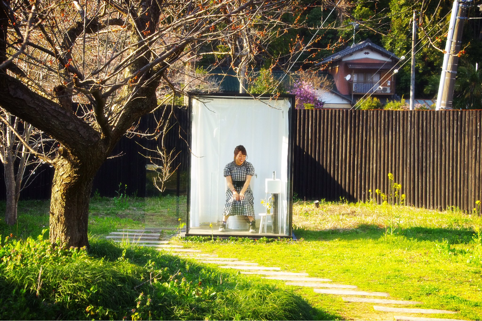 ぴーち🍑東京歌垣風呂マネージャー on Twitter "世界一広いトイレ🚽落ち着かない落ち着かない、風呂は開放的な好きだけどトイレは閉鎖的なほーがいいな ️ 飯給駅 世界一広いトイレ