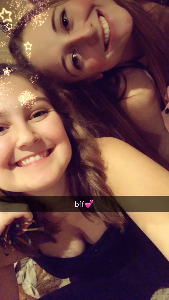 lexirob19's tweet photo. my life would be all sorts of boring w/o you as my best friend, so cheers to today for bringing u to me❤️ ily bday girl😋 https://t.co/DG0gWzQL12