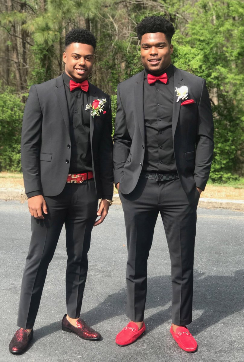 mahone_derrick's tweet photo. Former @Alexanderfball all-region standouts @masnwood &amp; #iufb signee @A_casey2 looking good for #prom2k18 @Ozzyoz23 @WideoutVille @Coach_Sizemore https://t.co/nRKrjMZVq3