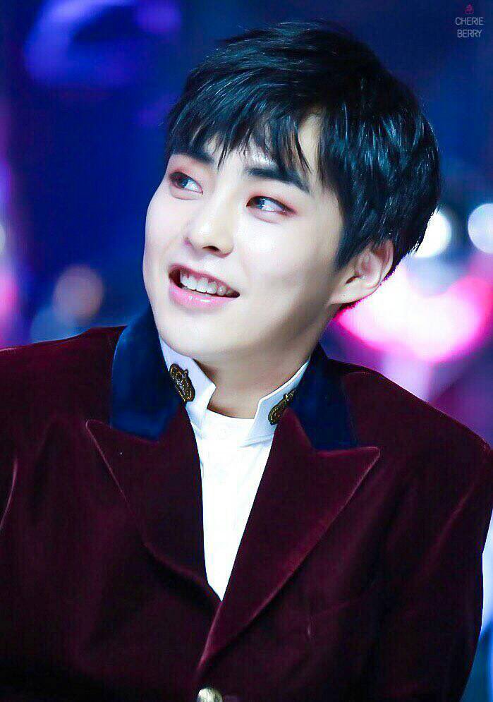 Thank you for loving EXO-Ls &amp; taking care of the members so well ❤ EXO-Ls will always love you and be by your side 😆 Happy Birthday Minseok 🎂 #HappyXiuminDay 

#EXO #엑소 <a href="/weareoneEXO/">EXO</a>