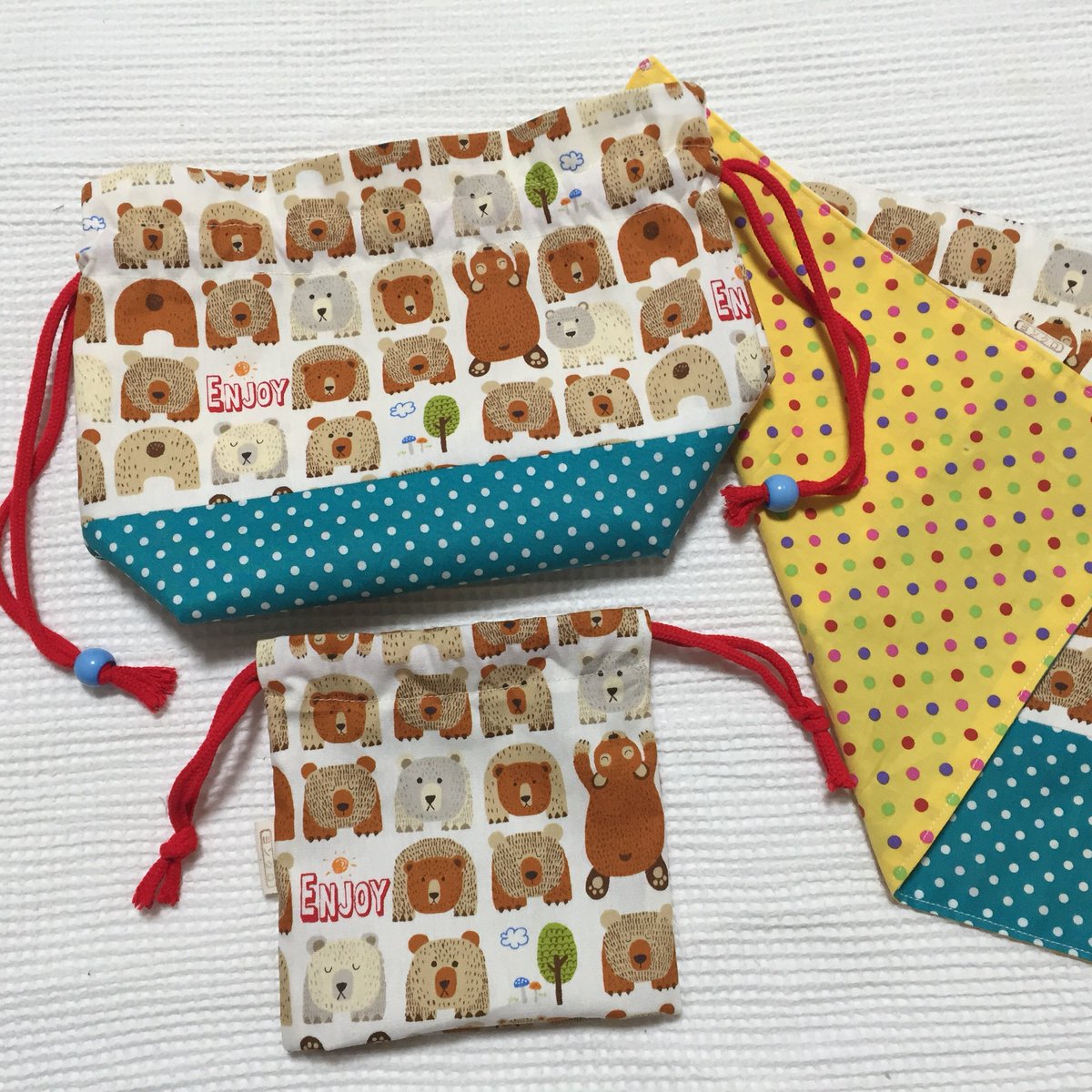 うに 4clo くまさんたくさんのランチセット販売開始しました 女の子向けに作っていたのですが 男の子が持っていても可愛いんじゃないかなあと思ってます T Co Nt61g9swtp Minne 男の子ママ 女の子ママ お弁当袋 コップ袋 ランチマット