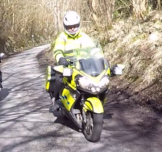 RichardHiggott's tweet image. Passed this guy heading to Wetton Mill Derbyshire today. Opinions: is he a #fakecopper if so WTF and why!