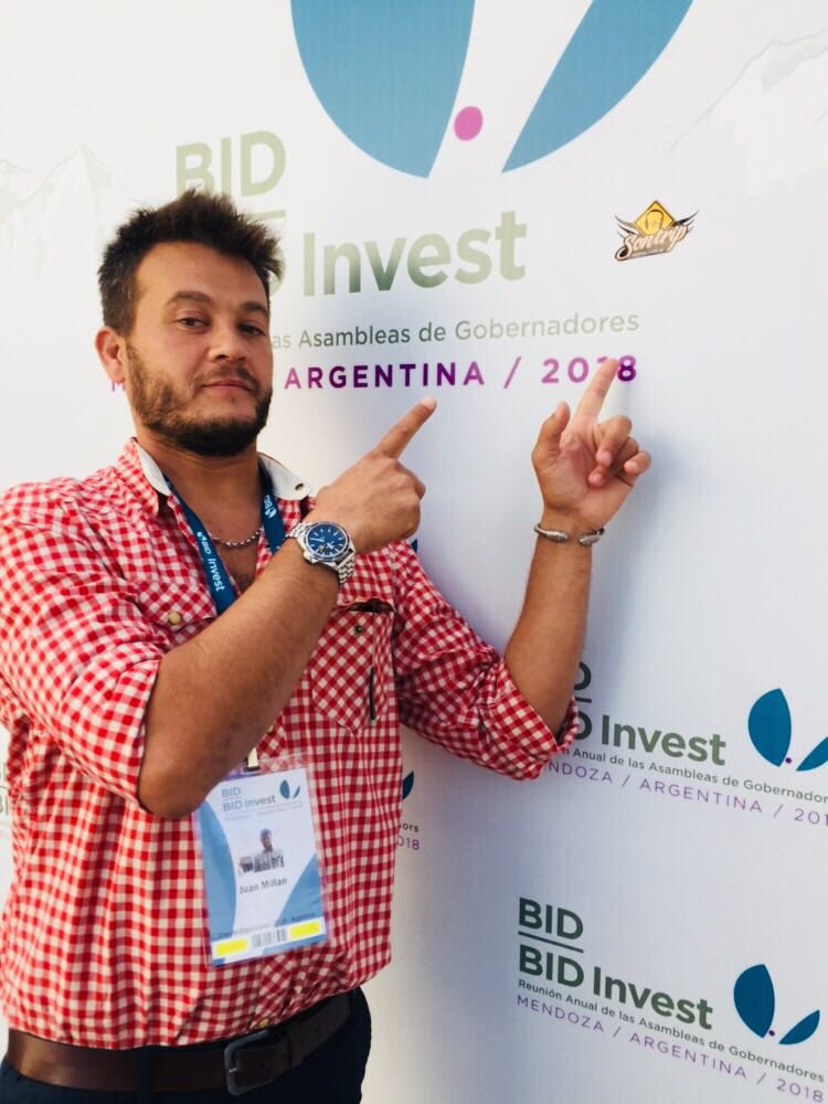 sontripok's tweet photo. @sontripok tb estuvo presente en el encuentro anual del Banco Interamericano de Desarrollo @el_BID
#BIDenMendoza #Chengdu #CircoBID #SontripEnBID https://t.co/F7wHtyVzes