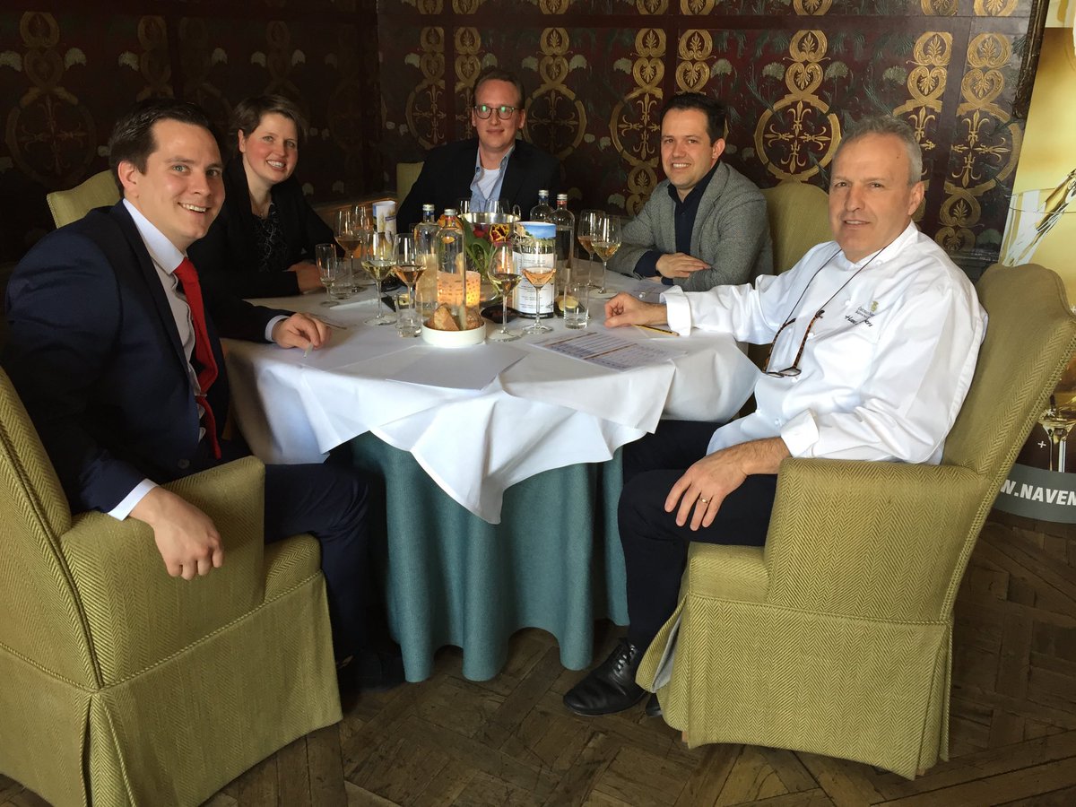Samen met gasten en deze jury leden is de  aspergewijn 2018 gekozen.