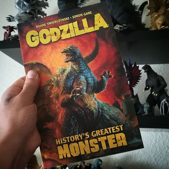 Latest addition to my collection 😀

#IDW #godzilla #godzillacomics #gojira #kaiju #daikaiju #comicbooks #kingofthemonsters #graphicnovel #godzillacollectibles #nuclearvengeace #huaweihonor6x ift.tt/2pCxXKI