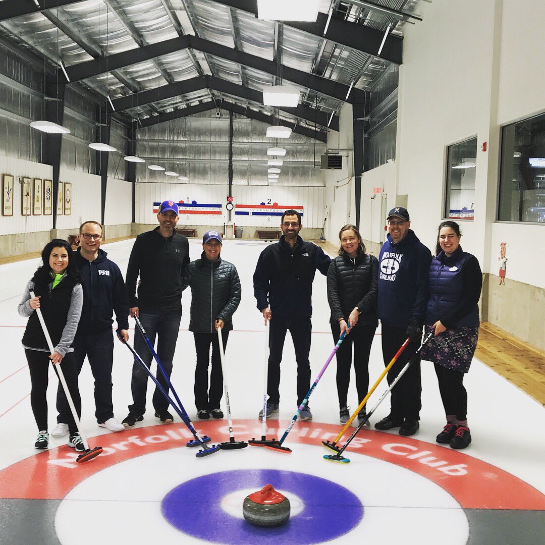 melissacoleWFSB's tweet image. Thanks @NorfolkCurling for our #learntocurl lesson last night. We will definitely be back!