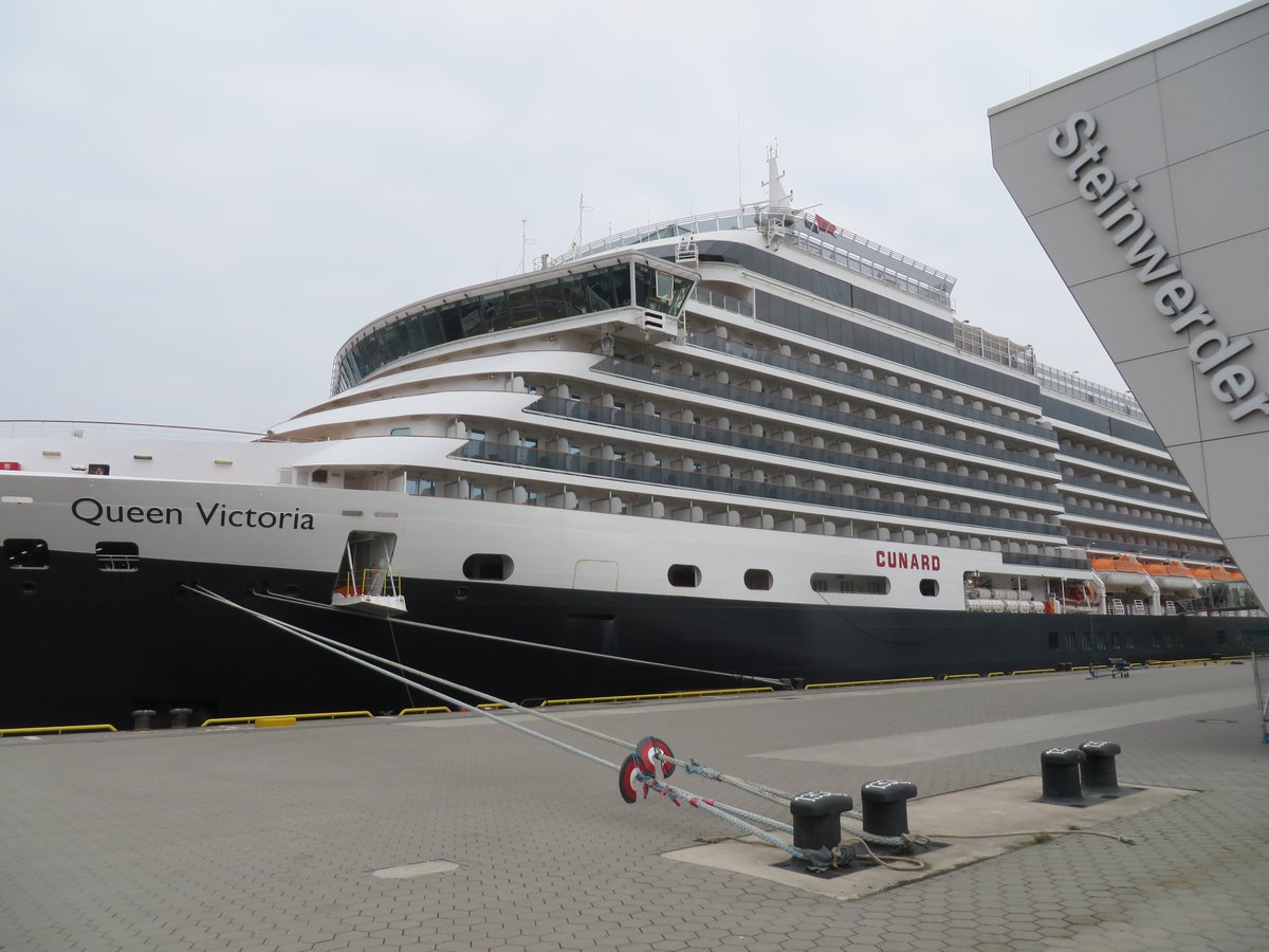 travelandreturn's tweet photo. MS Queen Victoria in Hamburg today Sunday March 25, 2018 
@cunardline @ #steinwerder #msqueenvictoria #qv #groundhandling #portofhamburg https://t.co/Gzb9OIHGAt