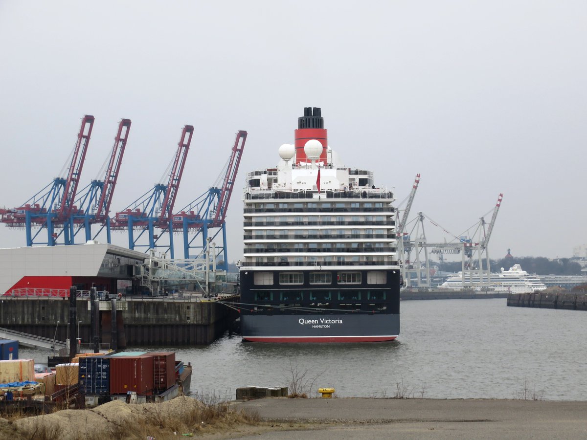 travelandreturn's tweet photo. MS Queen Victoria in Hamburg today Sunday March 25, 2018 
@cunardline @ #steinwerder #msqueenvictoria #qv #groundhandling #portofhamburg https://t.co/Gzb9OIHGAt