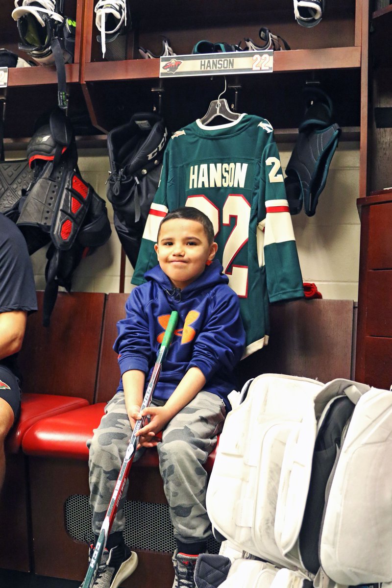 thelnino22's tweet photo. It was so heartwarming getting to know Amare yesterday. I was honored and humbled to spend the day with him. He brought me luck, so many smiles and is a great teammate 🍀😊 #AmaresWish @MakeAWishMN @MNWildFound https://t.co/lZ4UMXuZM4