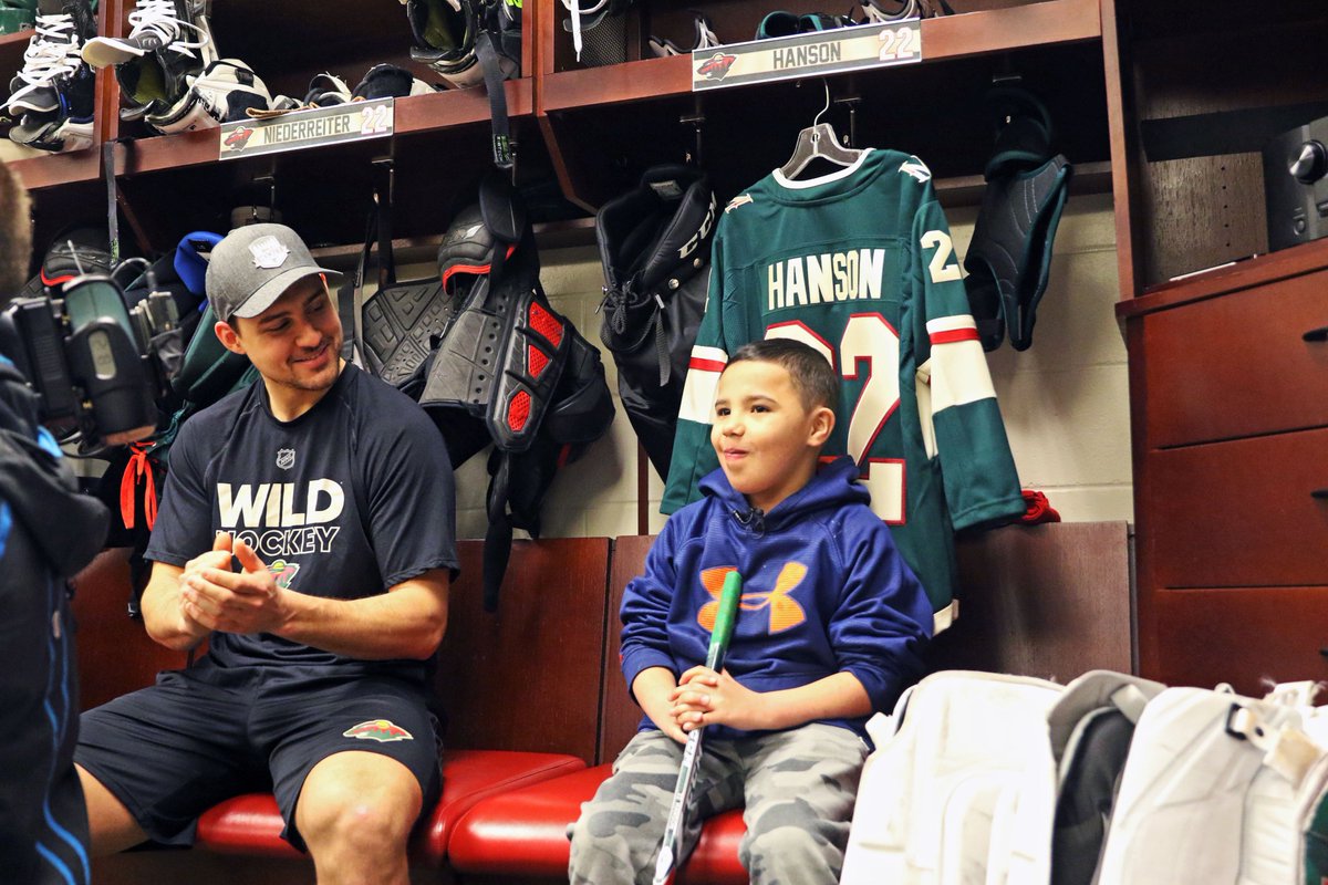 thelnino22's tweet photo. It was so heartwarming getting to know Amare yesterday. I was honored and humbled to spend the day with him. He brought me luck, so many smiles and is a great teammate 🍀😊 #AmaresWish @MakeAWishMN @MNWildFound https://t.co/lZ4UMXuZM4