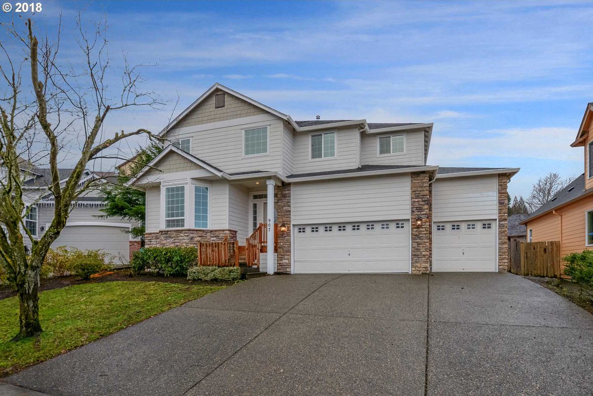 Rowena Lusby (GoWithRo) Twitter