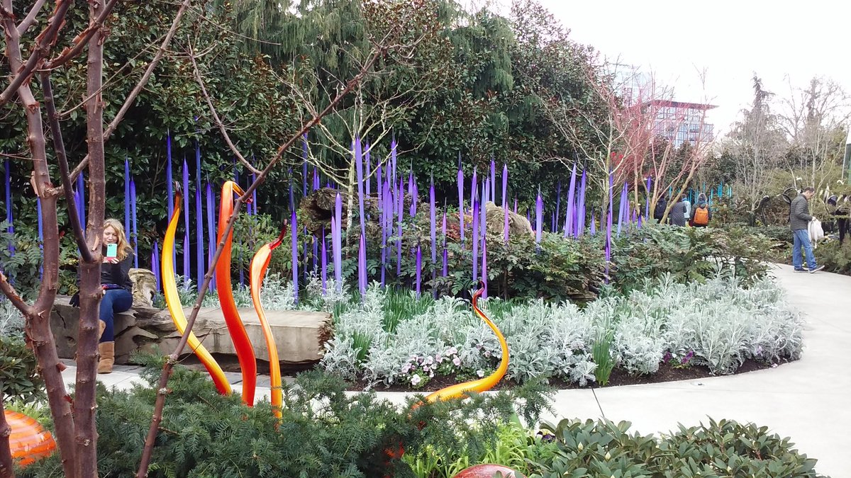 PatVilleneuve1's tweet photo. Sweet day post-conference. First stop: Chihuly! https://t.co/7Vfcsjbgzi