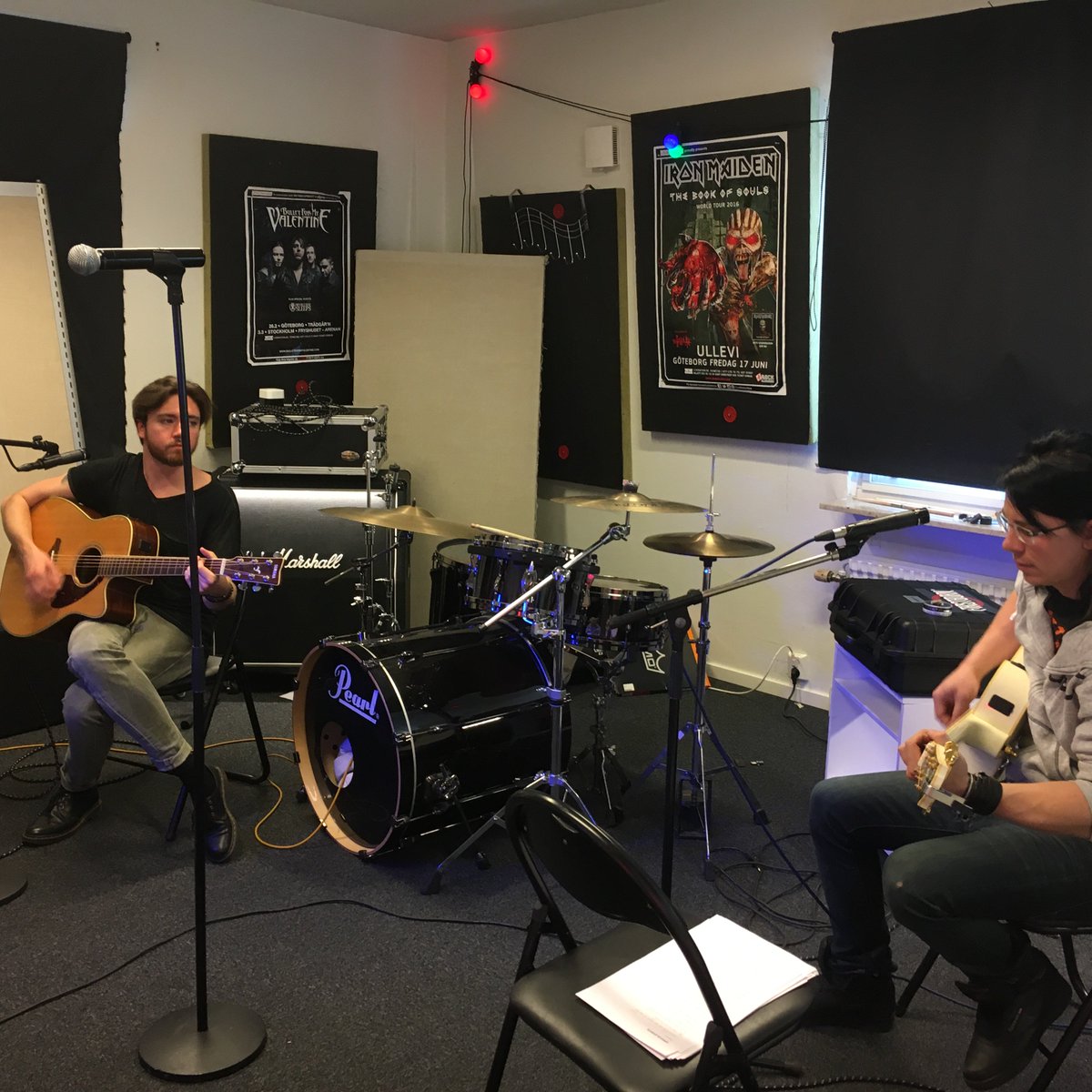 FirstbornBRAZIL's tweet image. What is your favorite acoustic version of a song? Link spotify / youtube in the comments! Mine is "Face Down" with The Red Jumpsuit apparatus :)