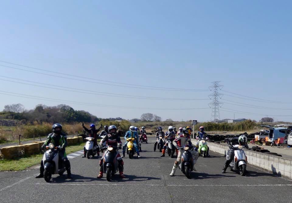 iwaigils's tweet photo. 今日はイワイ基礎練習会とスクーターレースを行いました✩⃛∗*ﾟ

沢山の方にスクーターレースに参加していただいたおかげでとっても盛り上がりました✨ありがとうございます♪

皆さんお疲れ様でした🧚‍♀️ 🍀次回は4月22日(日)🍀
レンタルバイクも沢山♪
またお待ちしてます✩⃛∗*ﾟ https://t.co/my7vRTmgnh