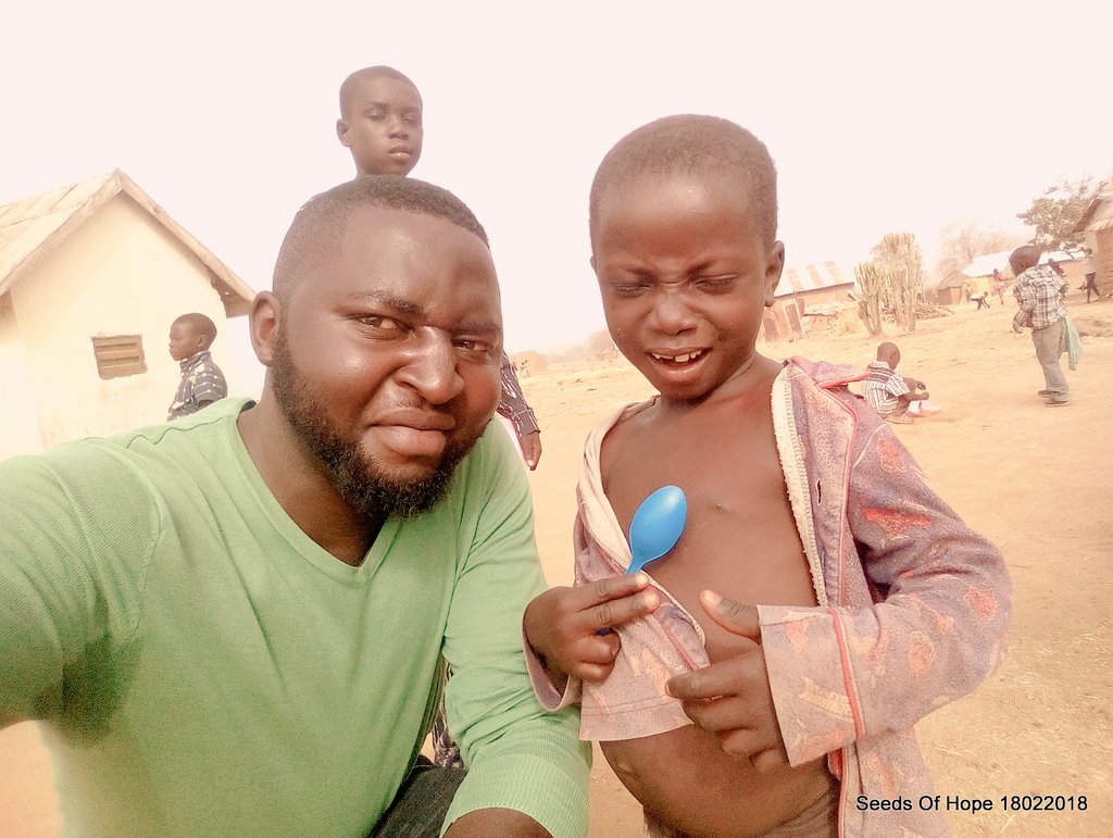 SeedsOfHope35's tweet photo. No #Malnourished child can focus in class. This reason is why we are committed to providing this displaced kids with nourished meals to ensure they get the best out of school. #endconflicts #savethechildren @childreninwar @WaterCharity @amasonic @BennyCapricorn @PepsiCo @F_shaks https://t.co/YuZNLrLxqo