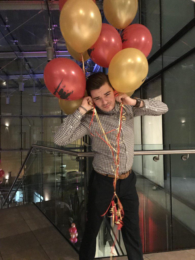 My last press night with <a href="/MissSaigonUK/">Miss Saigon</a> it’s been a slice 👍 <a href="/CamMackLtd/">CameronMackintoshLtd</a> thanks for everything x