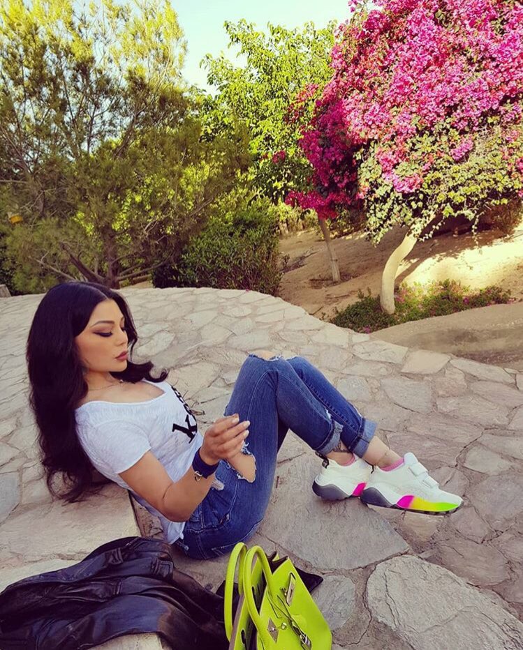 ZahraHw's tweet photo. When haifa and karma meet.. when the beauty and evil meet.. ha teb2a sana damar w nar w sharar 🔥🔥😱 #لعنة_كارما #رمضان_2018 #مسلسل #ramadan2018 #haifawehbe #هيفاء_وهبي #waitingonfire @HaifaWehbe https://t.co/mcs8wsXytR