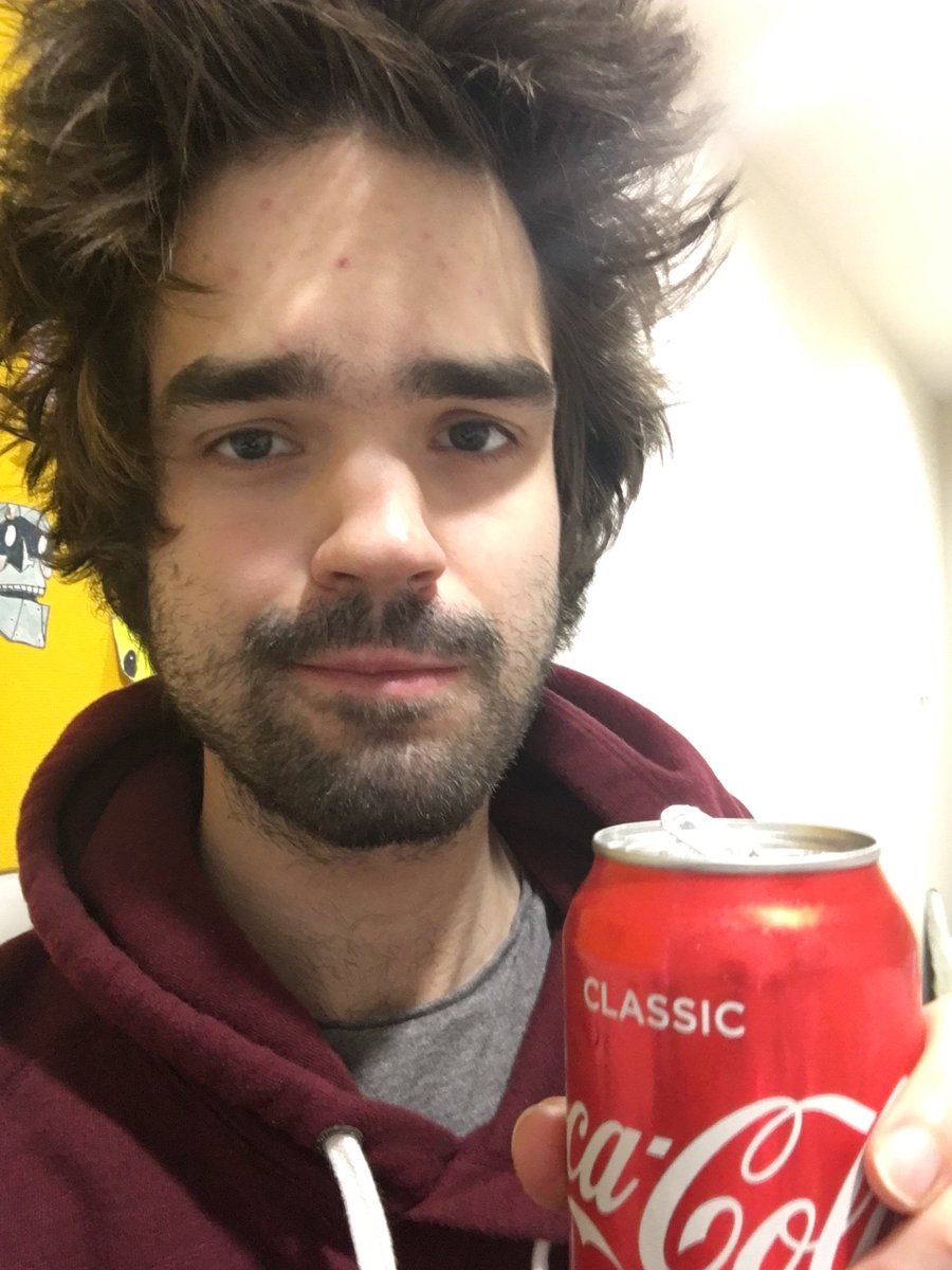 JamesArtGuy30's tweet photo. Happy Edd's Day everyone. Grab a can of coke, hold it high, and try to have a lovely day.
And if you're a fan of Edd Gould - go ahead and rewatch his inspiring work.
Rip Edd Gould @Eddsworld
#eddsworld #eddsday https://t.co/OyrkOfCz4P