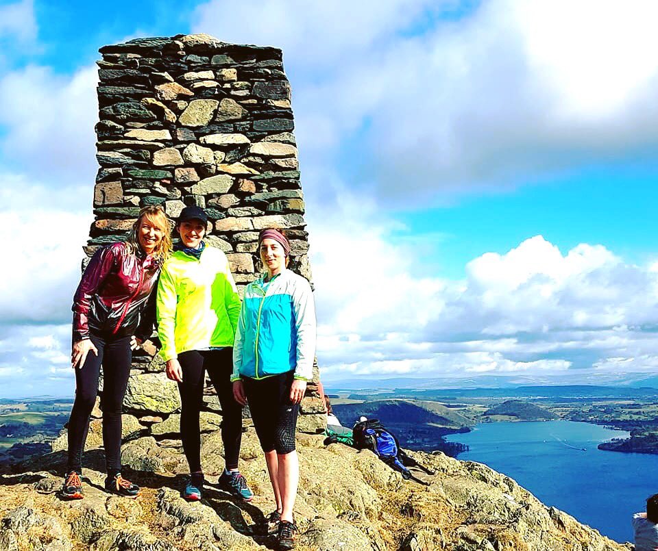 _arcaneblue's tweet image. Hallin Fell with the lasses. Daffy Do half marathon in absolutely glorious sunshine #thelakes