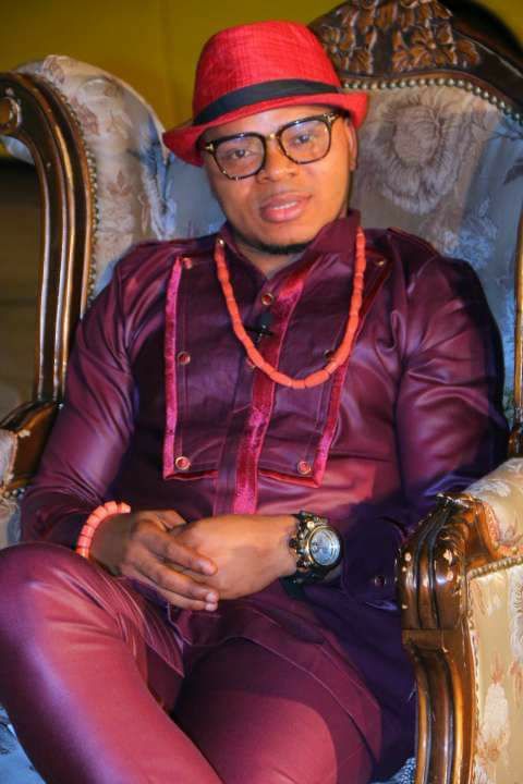 AfroMondes_'s tweet photo. 📸😱📸#GHANA LE BISHOP #DANIELOBINIM :
" j'ai eu une aventure amoureuse avec la femme d'un autre pasteur de l'église car c'était la volonté de Dieu que ça se produise et l'occasion de prouver aux fidèles de l'église que je suis aussi un être humain... " 👇🏿👇🏿👇🏿😤😤😤 https://t.co/sJZXl58KZx