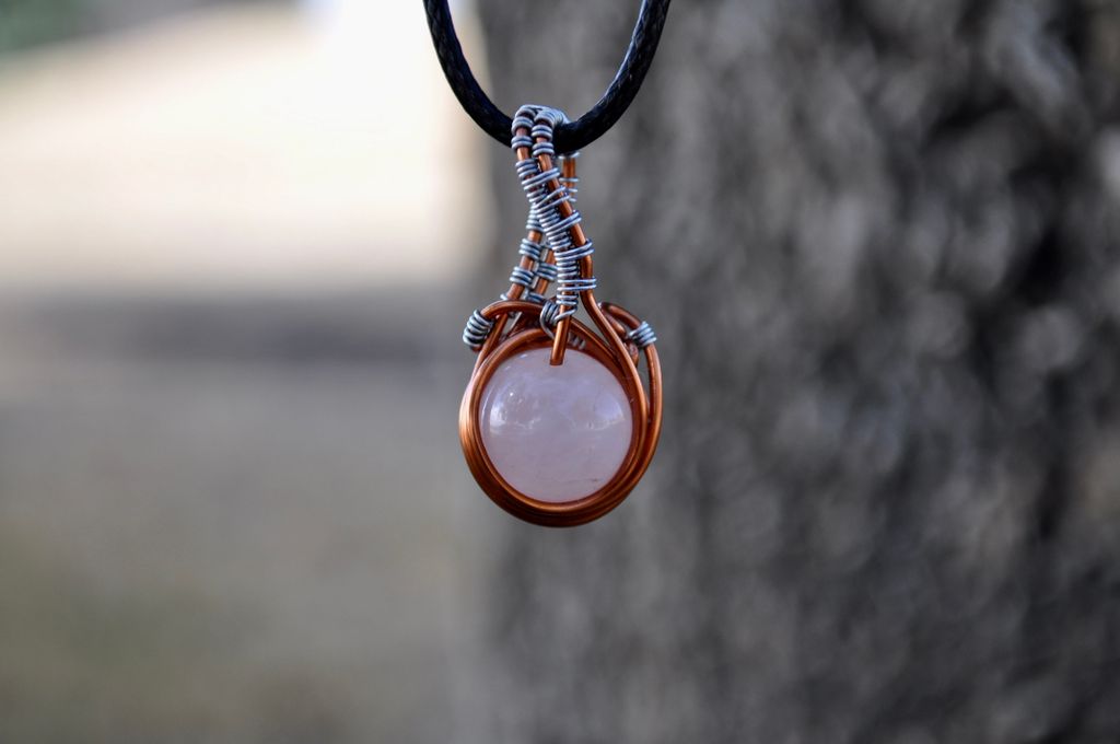 Rawvolutionjwls's tweet image. Rose Quartz Bead Wire wrapped in copper and stainless steal.
