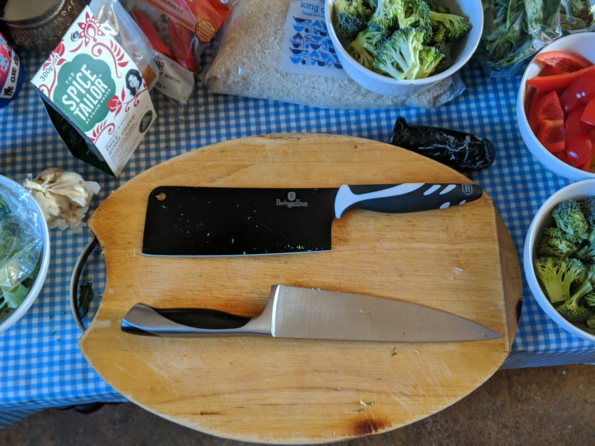 Captain_Pebblez's tweet image. Another day, another post-concert feast #curry #SpiceTailor #knives #Berlingerhaus