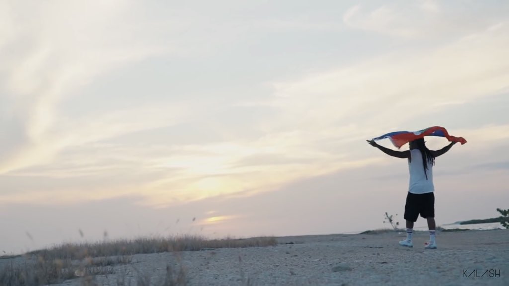 BaabiieeV's tweet image. @kalash972 are you sure you’re not Haitian ?? 😳🤔 #FellInLoveWithHimEvenMore #RedNet #PutHaitiOnTheMap 😩😩🙌🏽🙌🏽👏🏽👏🏽❤️💙 #WoujEBle