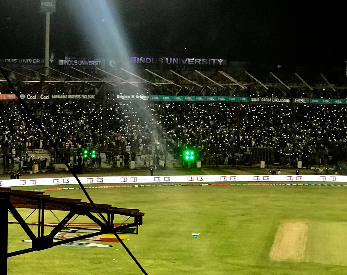 M_Sajid_cheena's tweet photo. #Jeevay Jeevay Pakistan, we can hear you Karachiites, not being biased or anything but i think Karachiites are more loud, cheery and energetic than Lahoris. #PSLFinalinKarachi https://t.co/ZR7Xzr7hcw