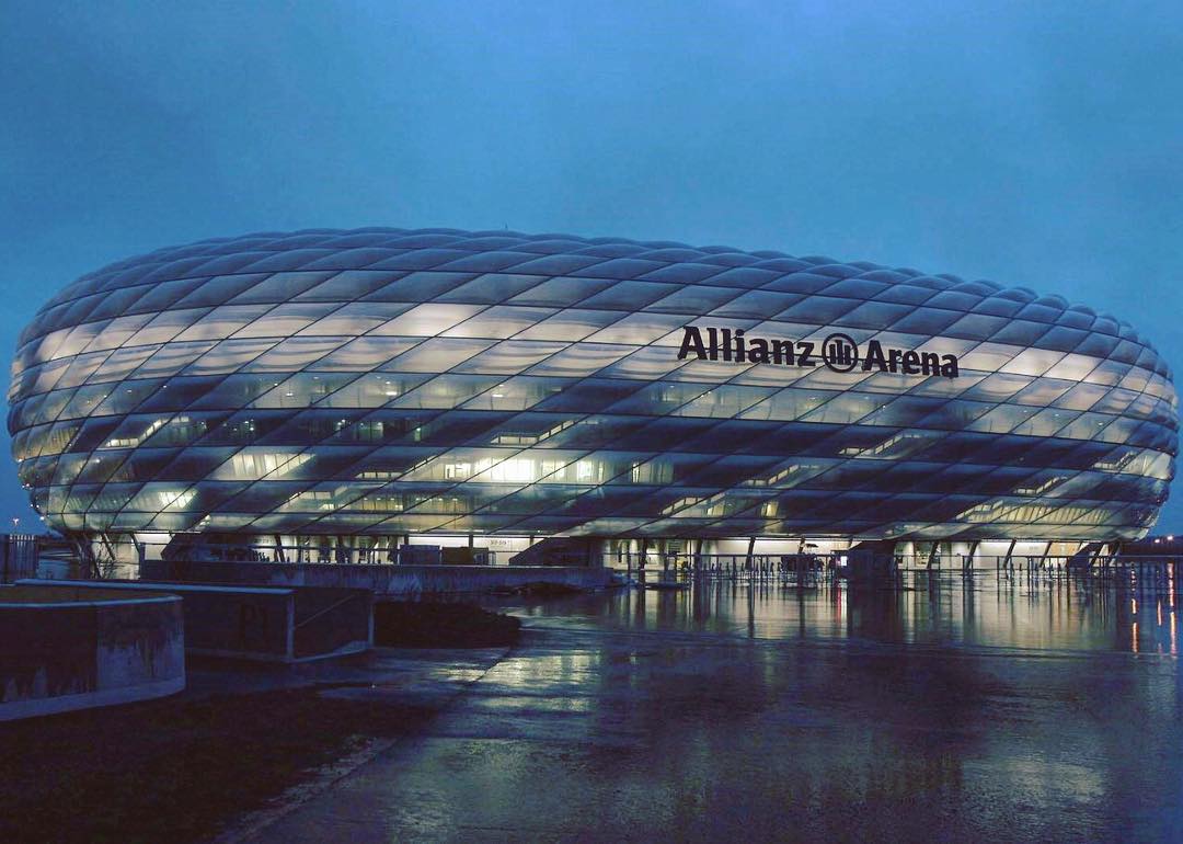 FCBayernEN's tweet photo. The #AllianzArena went dark for WWF @earthhour last night 🌆 #MiaSanMia https://t.co/7pUjX4x1VI