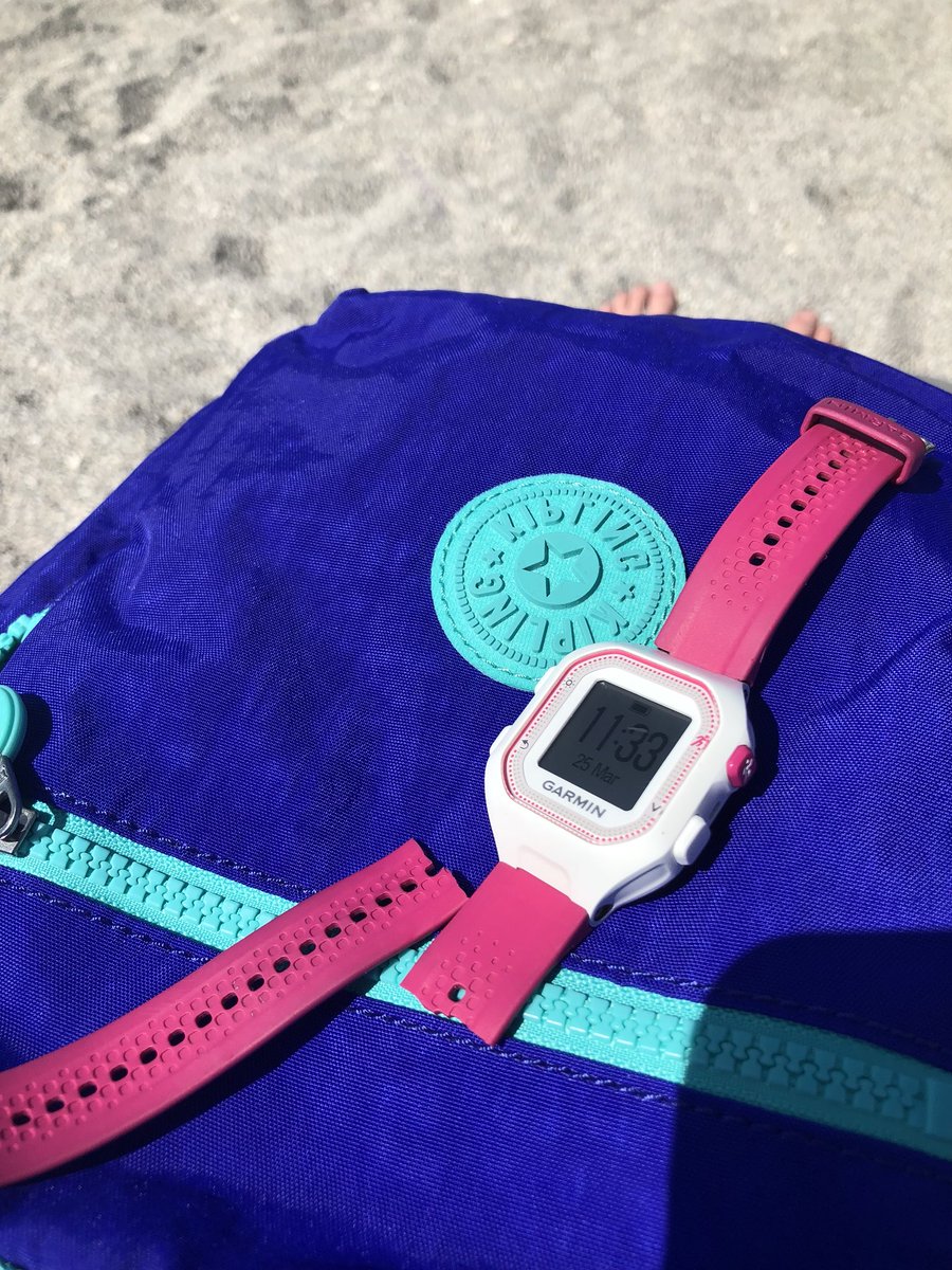corinnexctf's tweet photo. When you run so much your watch band breaks on vacation 😒@Garmin https://t.co/7oOuBnIL6H