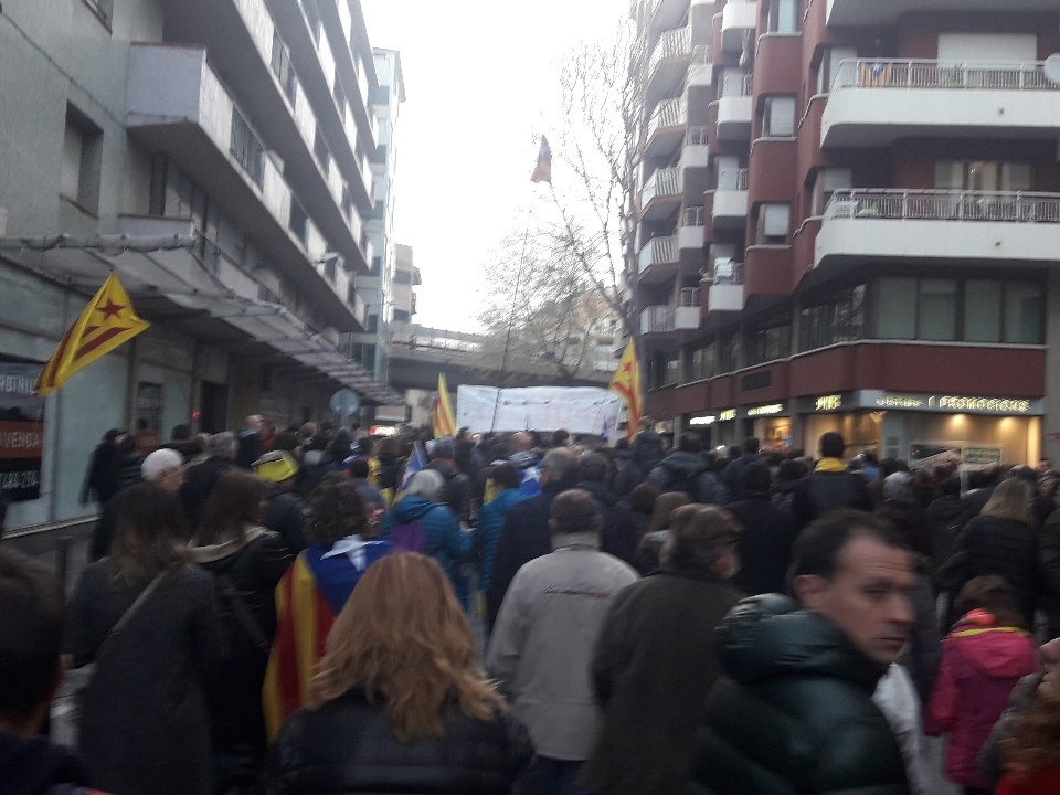 JaumeMontserrat's tweet photo. A #Girona, milers, #Dignes i #Determinats...el #Souflé que no baixa mai. #LlibertatPresosPolítics #NiUnPasEnrerre #RepublicaCatalana https://t.co/yrpWu6VMWq