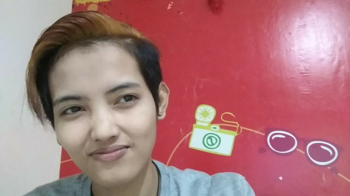 Apa ada bahagia yang terlihat dari kedua mata ini ?