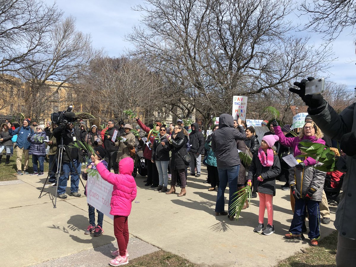 Mental health is a human right!
¡La salud mental es un derecho humano!