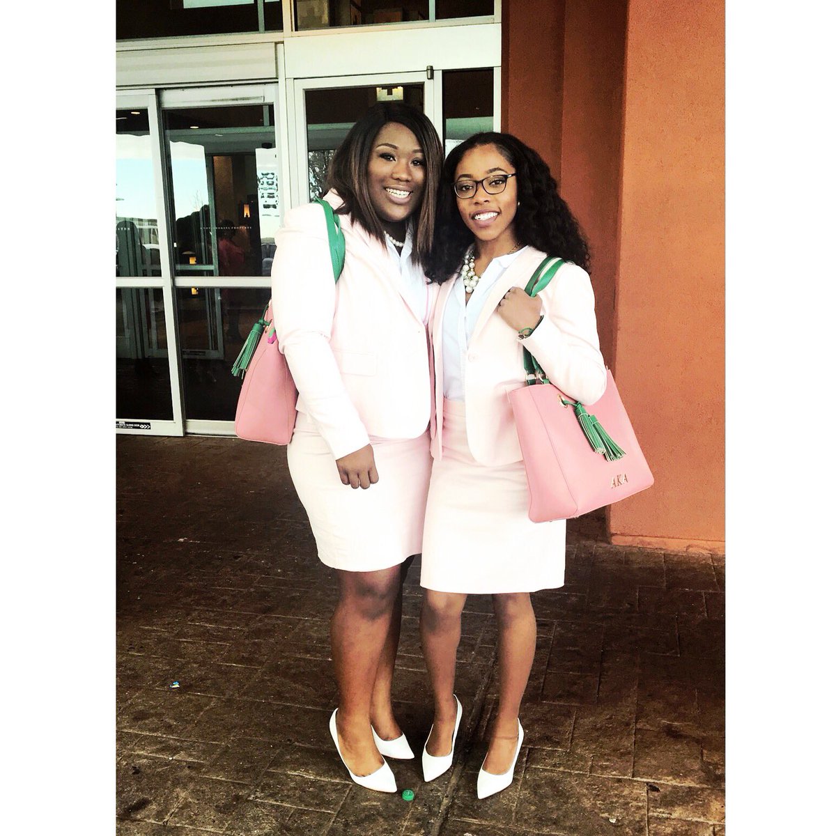 chelsea_bucchan's tweet photo. This weekend I had the pleasure of attending my last Sensational South Central Regional Conference as an undergrad. It was bitter sweet but there’s nothing that I love more than learning and growing within my Sorority💗💚 #AKA1908 #SCRC2018 https://t.co/d5NjjUmQrK