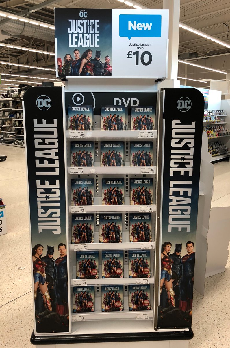 DeniseL24769974's tweet photo. @eXPD8_fm some of our #Merchandisers are out and about already setting up the great release #JusticeLeague by @DCComics that is on sale 2moro We are #WalkingInPos for #Frontofstoredisplays #Posters #Balloons #Shippers for #DayOneCompliance #Highsales great work R76PACE https://t.co/0n7TiYH0cq