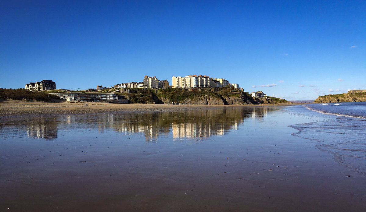 It was beautiful on Tenby’s South Beach today ☀️
@ruthwignall @lovepembs <a href="/DerekTheWeather/">Derek Brockway - weatherman</a> <a href="/kelseyredmore/">Kelsey Redmore</a> <a href="/katelewisITV/">Kate Lewis</a> <a href="/behnazakhgar/">Behnaz</a> <a href="/BBCWthrWatchers/">BBC Weather Watchers</a> <a href="/VisitPembs/">Visit Pembrokeshire 🏴󠁧󠁢󠁷󠁬󠁳󠁿</a> <a href="/TenbyVG/">Tenby Visitor Guide</a> <a href="/Tenbyisland/">St Catherine's Tenby</a> #StormHour #FindYourEpic #phonepics