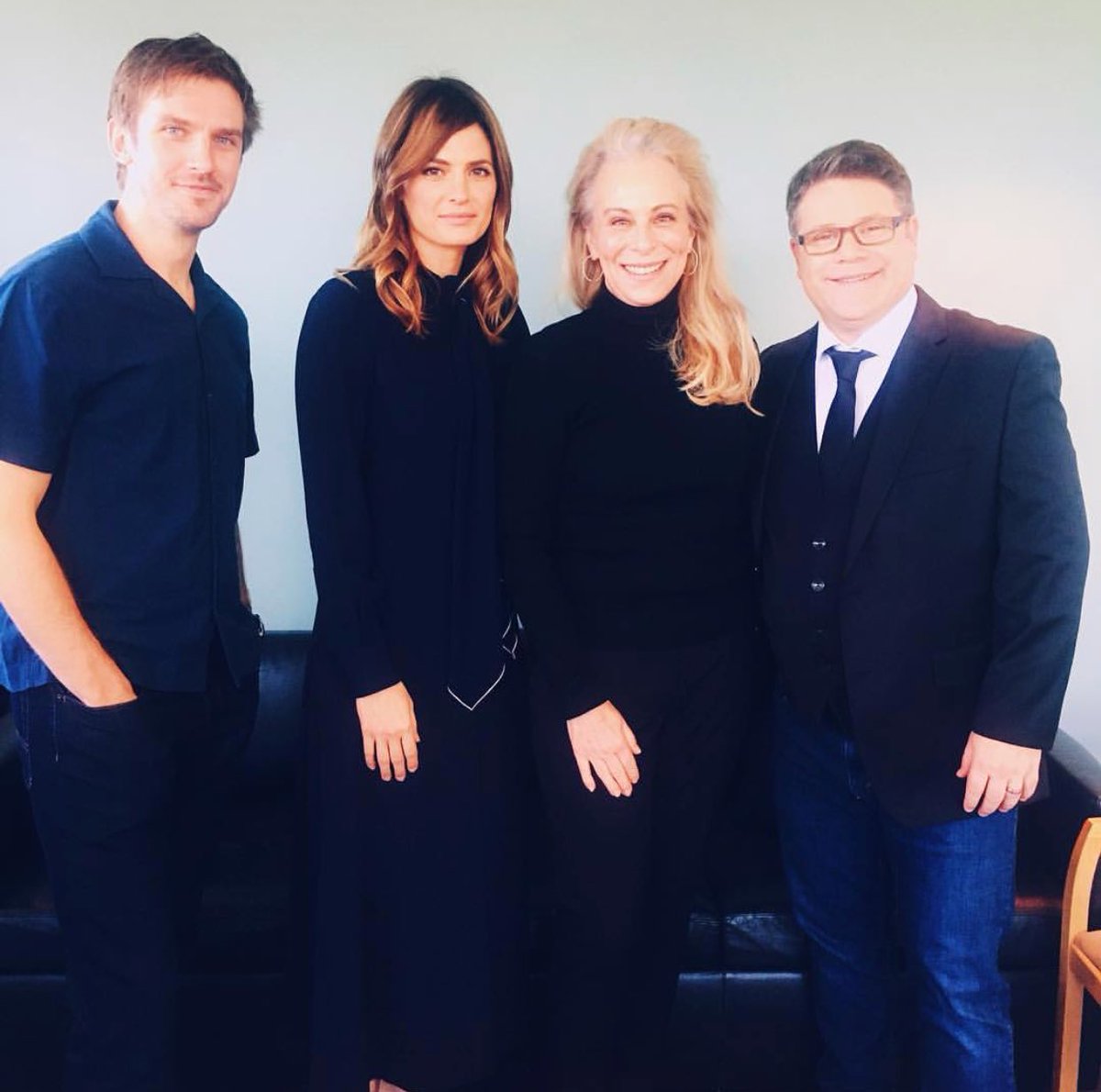 Peet1374's tweet image. selected_shorts on IG: “Last performance of the weekend! #DanStevens, #StanaKatic, host #JaneKaczmarek, and #SeanAstin here to take us out with a bang!”

instagram.com/p/Bgw6kSPlyI8/