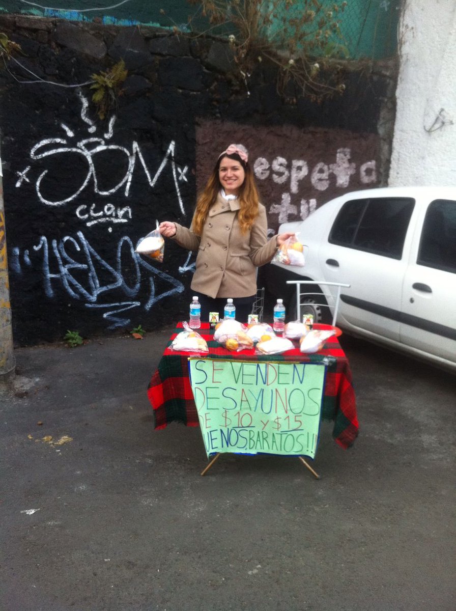 Aqui vendiendo desayunos para apoyar a <a href="/SomosLoreto/">Loreto</a> en #PrestaPaLaOrkesta <a href="/SoyAlanMoran/">Alan Morán</a> @LuisPabloTamayo <a href="/SoyAlexOliver/">Alex Óliver</a> @SoyAlbertoOH Espero juntar lo mayor posible para ayudarlos en este gran sueño....