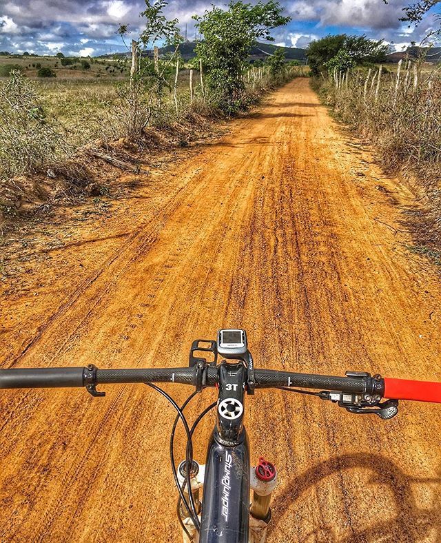 bikenocaminho's tweet image. Foto@de @cleytonbest - A vida é feita de momentos. não espere por eles, crie-os! 🍂🍃
.

__________________________________________ 
#gopro
#goprobr
#goprohero4session 
#mountainbikersbr
#garminconnect
#eusouciclista
#ultimasubida 
#borapedalar 
#vidad… ift.tt/2IRTCqq